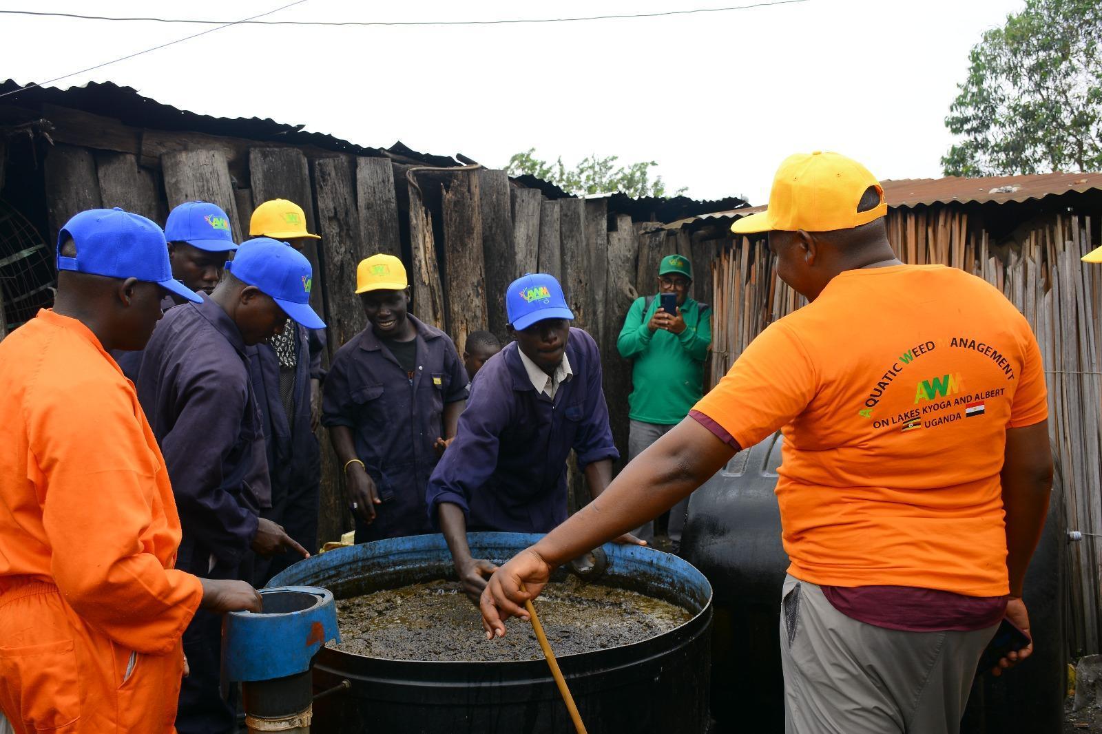 Fishermen Urge Expansion of Water-Hyacinth Energy Project Fishermen Urge Expansion of Water-Hyacinth Energy Project