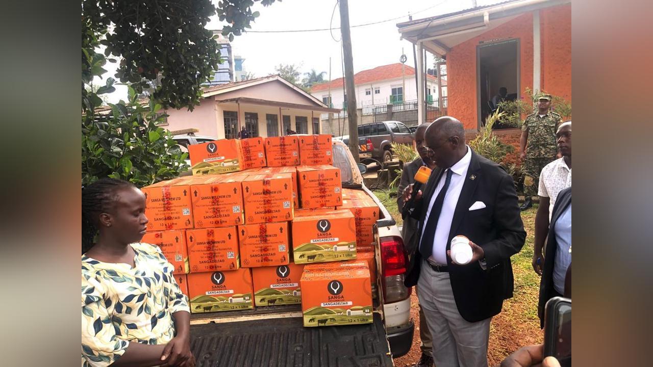 Government Delivers 20,000 Litres of Acaricide for Livestock Government Delivers 20,000 Litres of Acaricide for Livestock