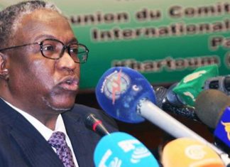 حسبو يخاطب مؤتمر الحوار “الدارفوري” ويؤكد نجاح المرحلة الأولى من حملة جمع السلاح