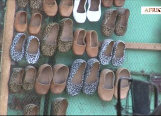 صناعة الأحذية التقليدية بدارفور “سوق المراكيب” – نيالا