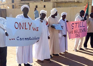 مفصولو برنامج “الغذاء العالمي” ينظمون إحتجاجات بالفاشر