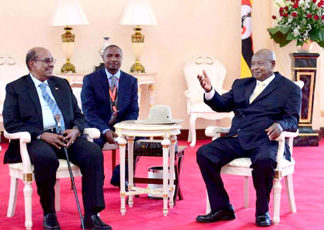 البشير وموسفيني يتفقان على دعم جهود تحقيق السلم والأمن بمنطقة البحيرات