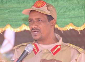 حميدتي يتبرأ من مسؤولية إزالة مخلفات مصنع الذخيرة بنيالا ويحملها للجيش