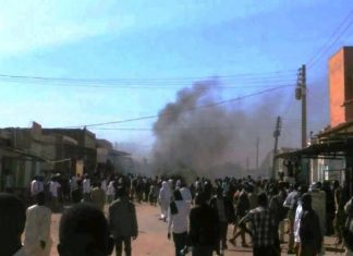 مصرع طالب وجرح 6 آخرين في إحتجاجات طلابية على زيادة إسعار الخبز بالجنينة