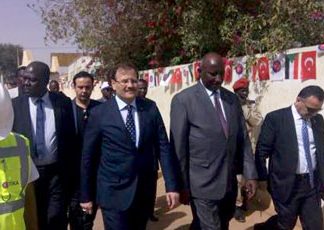 خلال زيارة ميدانية لدارفور.. أوغلو: السودان وتركيا “جسداً واحداً”