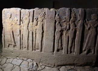 العثور على قطع أثرية جديدة بعد إعادة فتح الهرم ٩ بالبجراوية