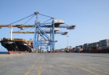 البرلمان السوداني يستدعي وزير النقل بشأن عطاءات تشغيل الموانئ