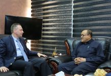 وزير المعادن يمتدح أداء الشركات الروسية العاملة في البلاد