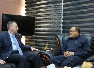 وزير المعادن يمتدح أداء الشركات الروسية العاملة في البلاد