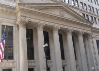 واشنطن تقرر السماح ببدء المعاملات المصرفية المباشرة مع السودان