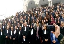 قضاة ومحامون يعتصمون احتجاجا على ضغوط من الشرطة