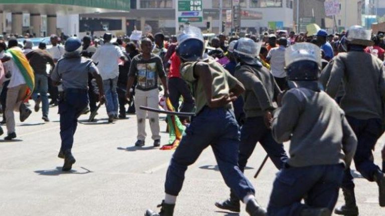 Zimbawe NGOs claim 12 dead during army clampdown on protesters