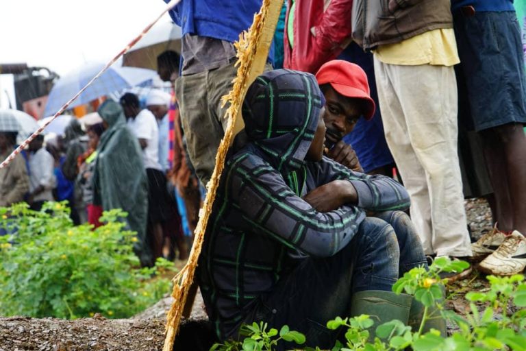 BATTLEFIELDS DISASTER: Rescuers pull 22 bodies from mine