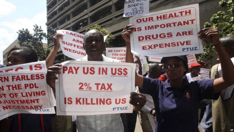 Zimbabwe Raises Public Workers Pay by 29%, Averts Strike For Now