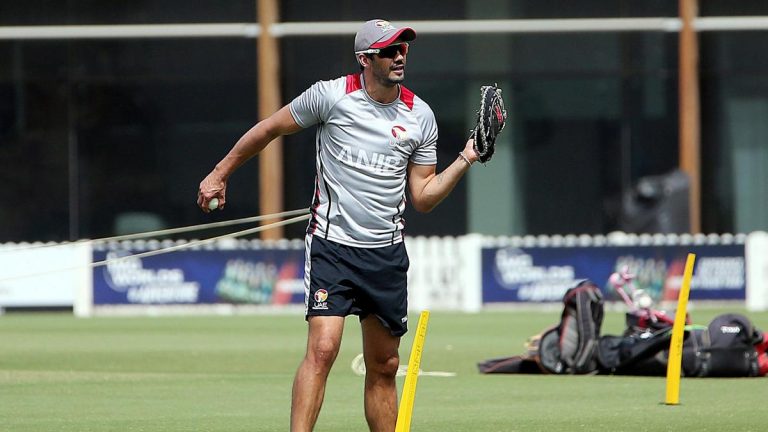 UAE prepare for Zimbabwe tour with a little help from Dubai resident Graeme Cremer