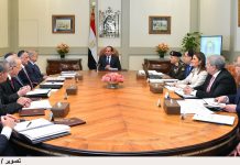 السيسي يستعرض مع وزراء حكومته نتائج قمة الإتحاد الإفريقى