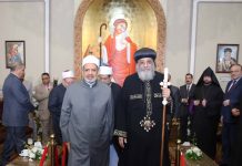 شيخ الازهر فى الكاتدرائية المرقسية لتهنئة بابا الاقباط