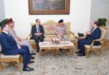 السيسي يشيد بجهود وزيري الدفاع والداخلية السابقين