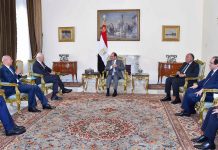 السيسي يلتقى دى مستورا لبحث مستجدات الوضع السورى