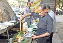 وزير المالية : لاضريبة على “عربات الفول “