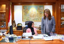 بالصور : “مي” وزيرةً للتضامن ليومٍ واحد احتفالا باليوم العالمي للفتاه