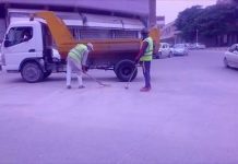 إغلاق المكبات يفاقم أزمة تراكم القمامة في شوارع الزاوية