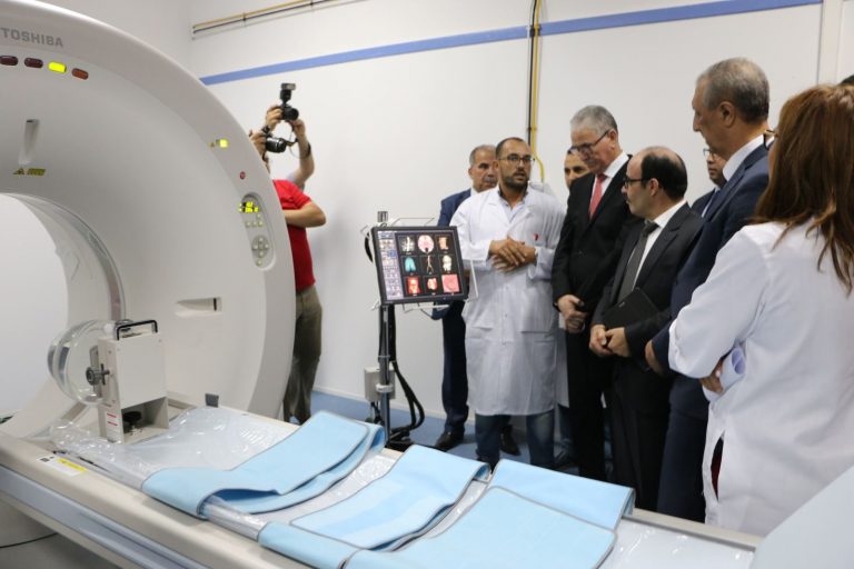 الاستقالة الجماعية للأطباء تضع الوزارة في موقف حرج والنقابات ترفض الحوار