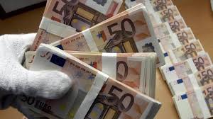 جمارك طنجة تحبط تهريب أزيد من 33 ألف أورو بالميناء المتوسط