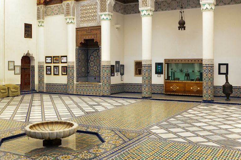 “ابداعات الأمس واليوم” تراث من المنسوجات والزرابي