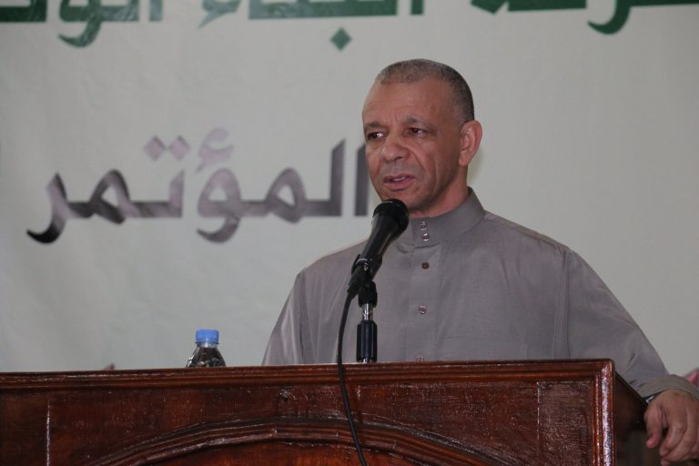 سياسي : الأحزاب الجزائرية لن تحل محل الدولة مع المغرب