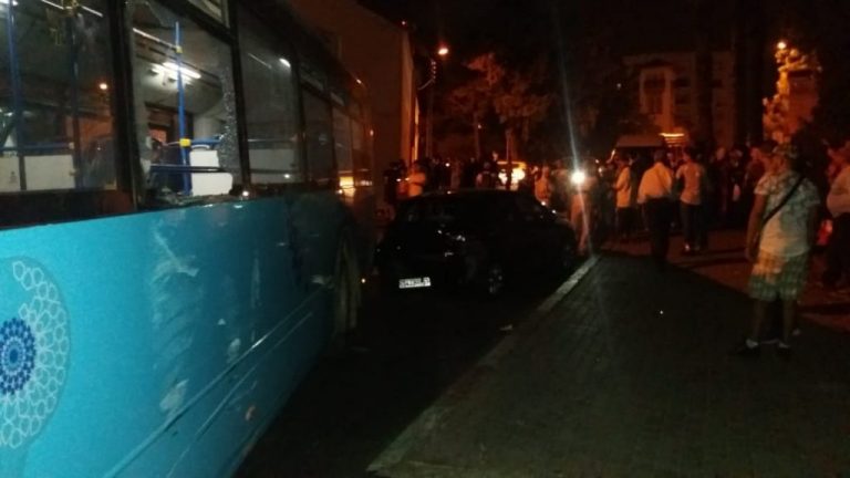 كورنيش طنجة : حافلة بدون سائق تصطدم بأكثر من 10 سيارات