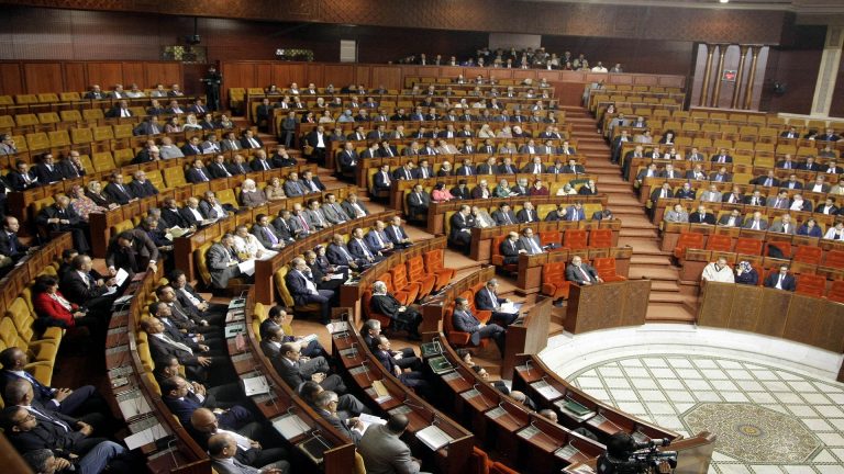 البرلمانيون يطالبون بمحاربة الفساد لجذب الاستثمارات
