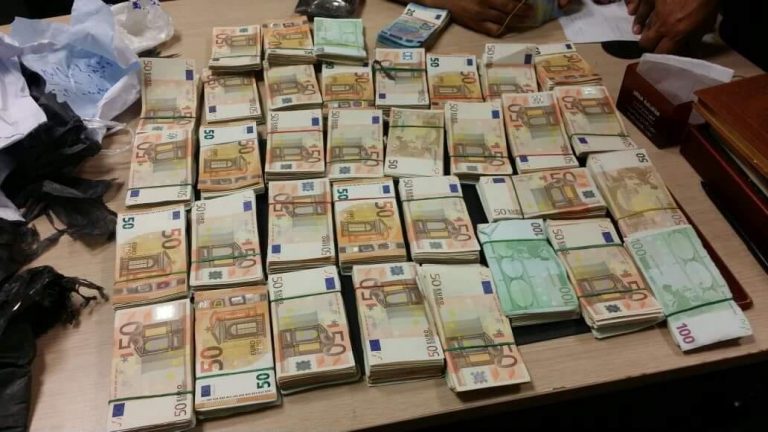 ميناء طنجة : ضبط أموال وأجهزة مهرّبة