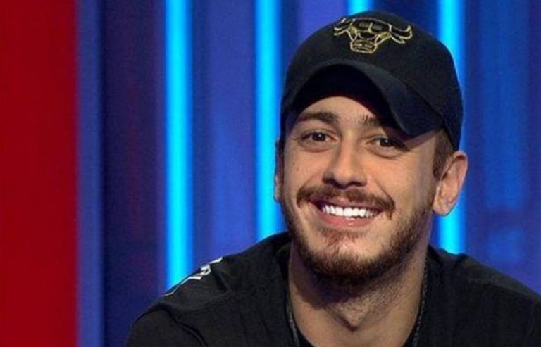 يطلق سراح لمجرد مقابل كفالة مالية ضخمة