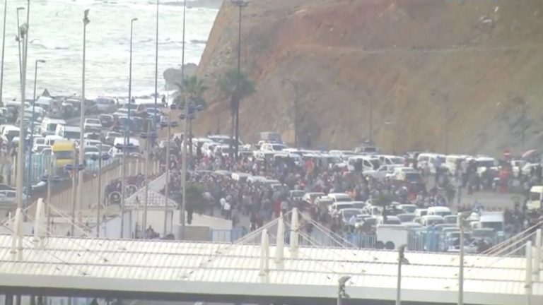 معبر سبتة : احتجاجات ضد إجراءات العبور الجديدة