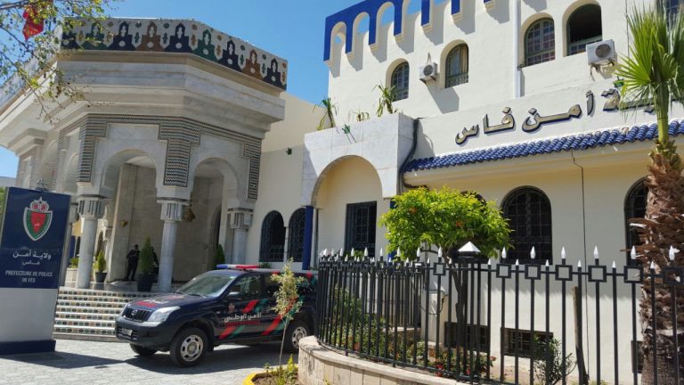 فاس : حجز شاحنة محملة بمواد مهربة