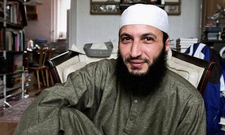 تسليم سعيد منصور المتهم بدعم الإرهاب إلى المغرب