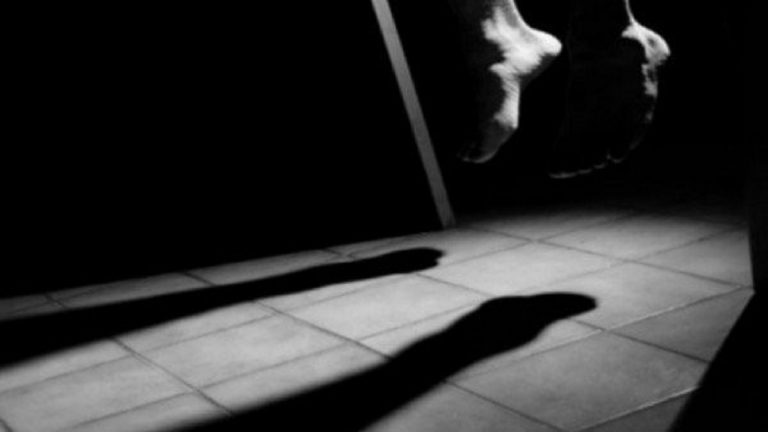 شخص رهن الحراسة النظرية يضع حدّا لحياته