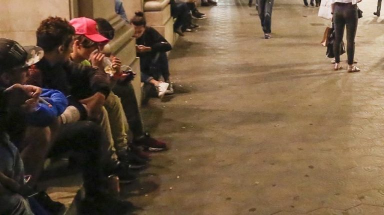 مباحثات حول إعادة قاصرين غير مرافقين إلى المغرب