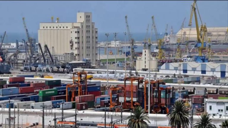 العجز التجاري بالمغرب يرتفع الى 15,7 مليار درهم