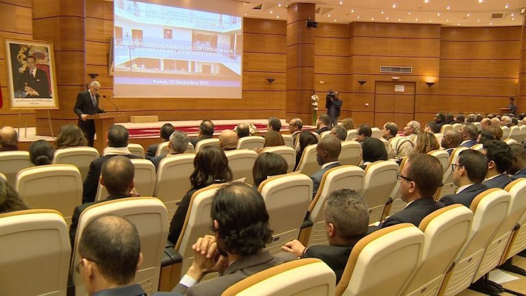المؤرخ جوليان لوازو يحاضر في أكاديمية المملكة