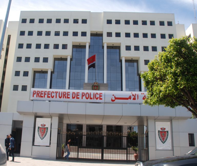 توقيف عن العمل و توبيخ وانذار بسبب التقصير