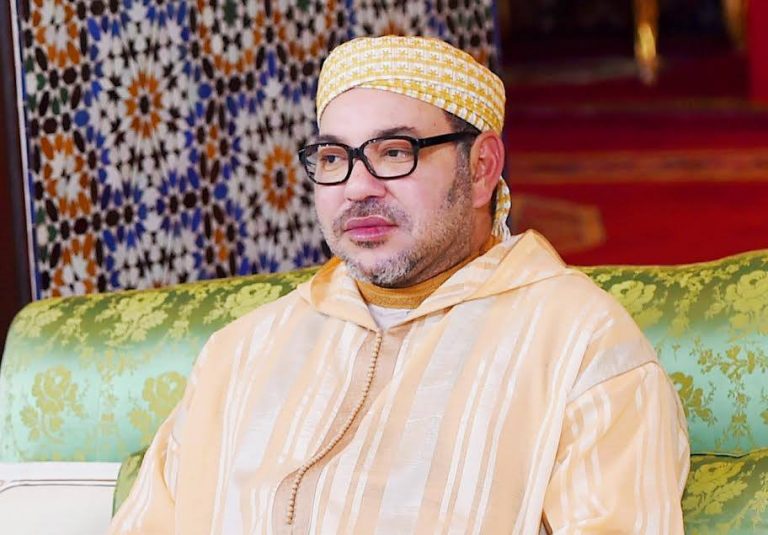 الملك يواسي أسر ضحايا حادثة بوسلهام