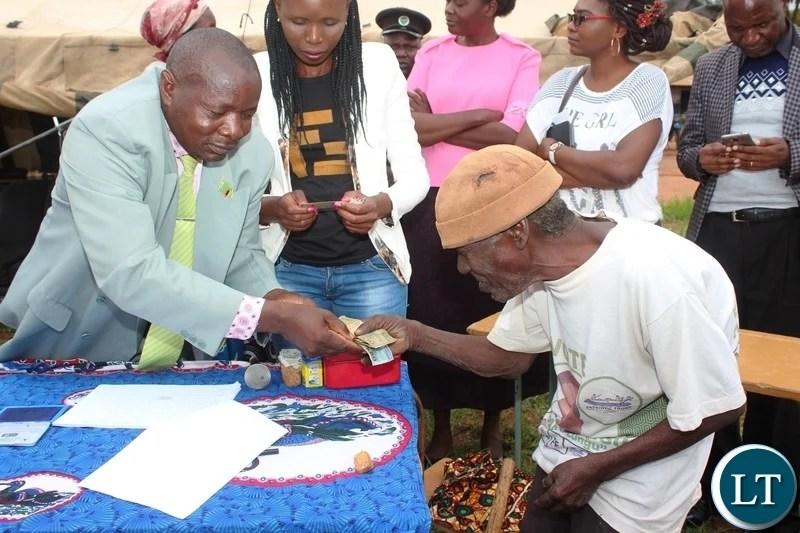 Follow Guidelines when putting People on Social Cash Transfer programme Follow Guidelines when putting People on Social Cash Transfer programme