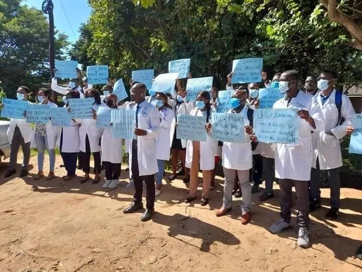 Unemployed Doctors protest again Unemployed Doctors protest again