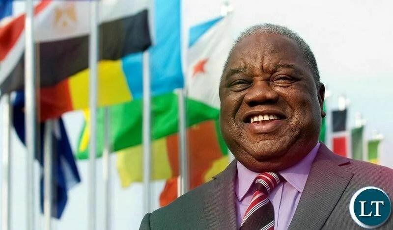 Queen Elizabeth II and others pays tribute to Late President Rupiah Banda Queen Elizabeth II and others pays tribute to Late President Rupiah Banda