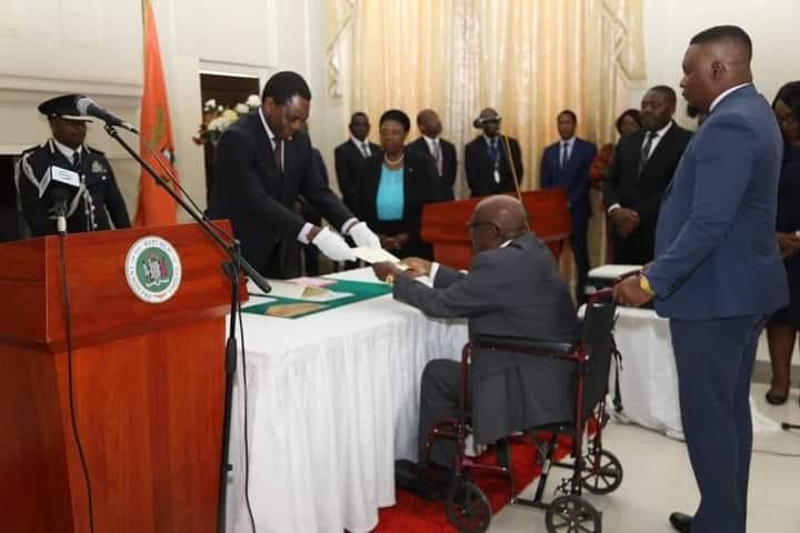 HH SWEARS IN EMOLUMENT CHAIRMAN AND A DOCUMENTALIST HH SWEARS IN EMOLUMENT CHAIRMAN AND A DOCUMENTALIST