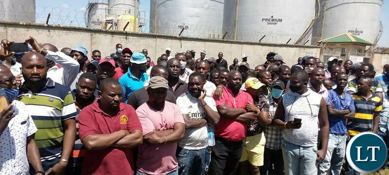 Tanker drivers threaten to strike Tanker drivers threaten to strike