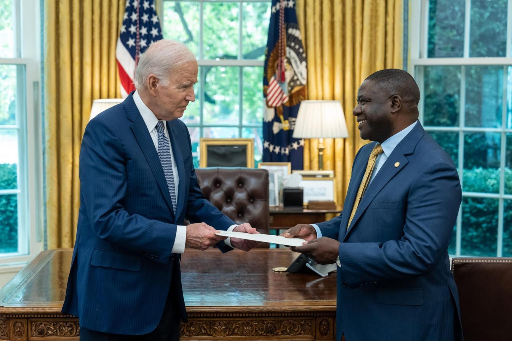 Zambia’s Ambassador to USA Chibamba Kanyama presents his credentials to U.S President Joe Biden Zambia’s Ambassador to USA Chibamba Kanyama presents his credentials to U.S President Joe Biden
