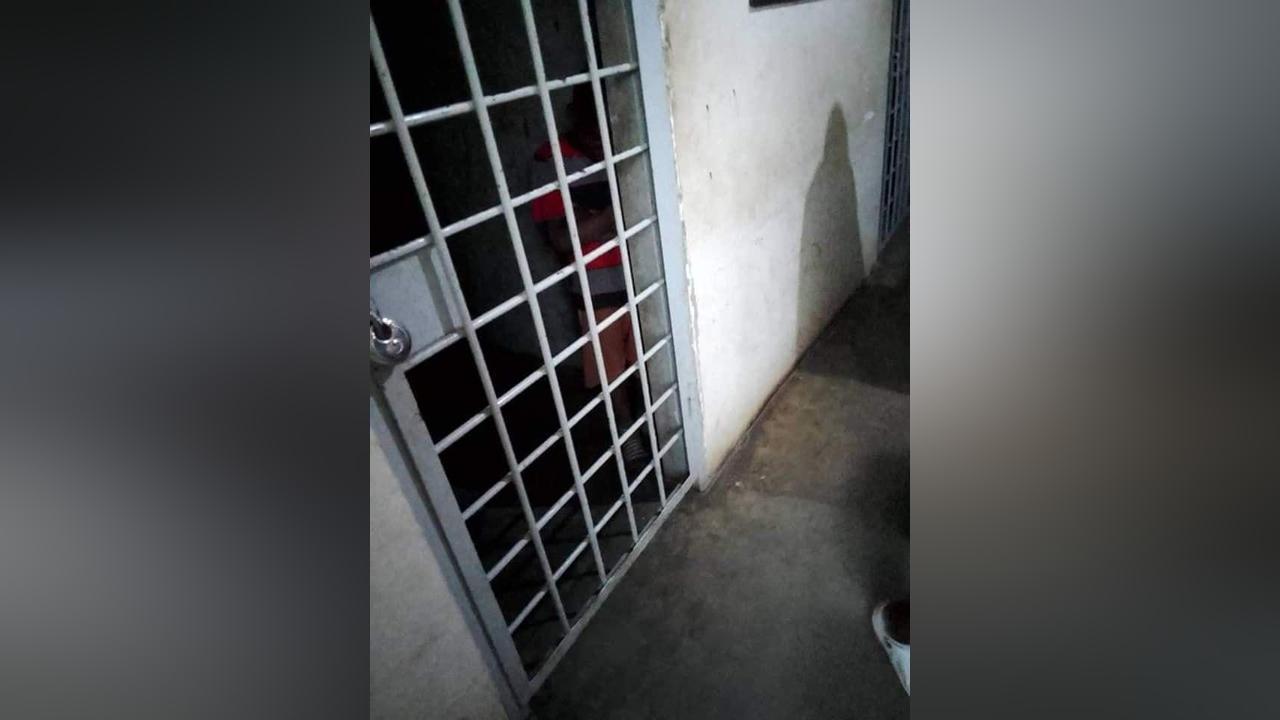 DETAINED 8 YEAR OLD BOY SUFFERED TISSUE INJURY DETAINED 8 YEAR OLD BOY SUFFERED TISSUE INJURY